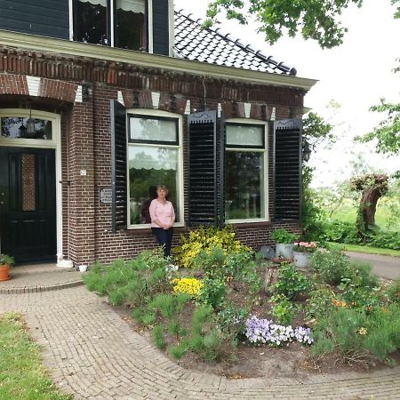 Bed and Breakfast De Wylgepleats Jutrijp Esterno foto